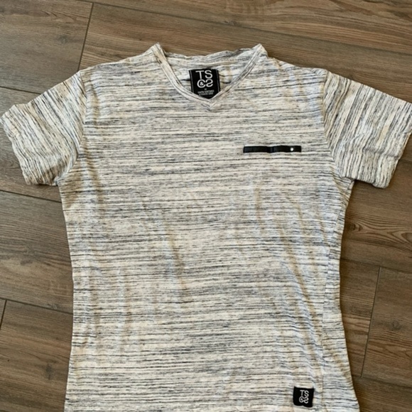 Shirt - Picture 1 of 4